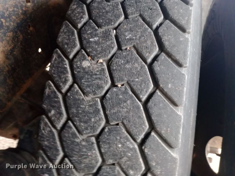 image for item EO0584 2007 Sterling AT9500 dump truck