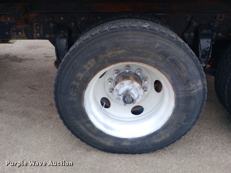 image for item EO0584 2007 Sterling AT9500 dump truck