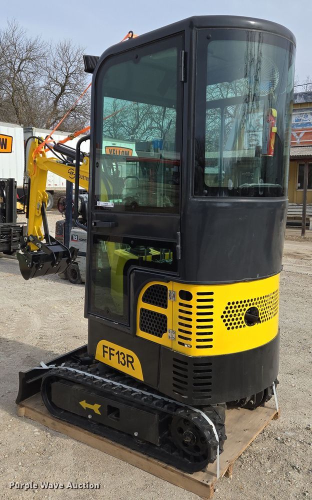 image for item EO0598 2024 Industrial FF13R mini excavator