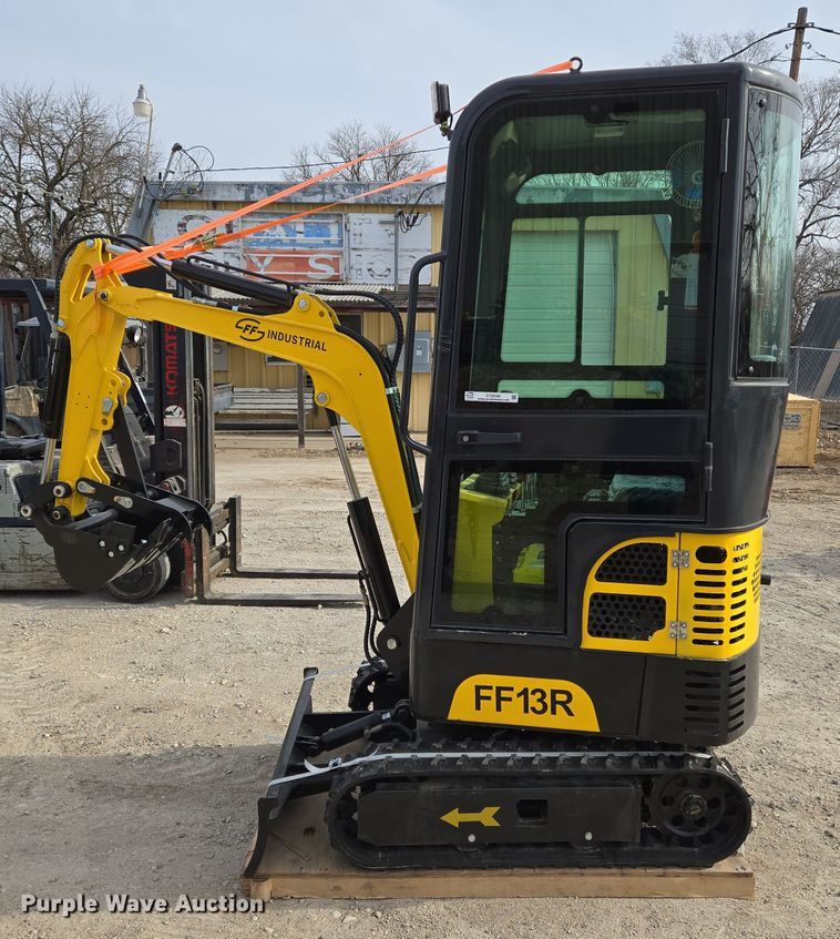 image for item EO0598 2024 Industrial FF13R mini excavator