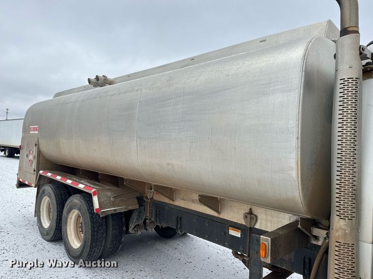 image for item EQ1020 2013 Freightliner Business Class M2 fuel truck