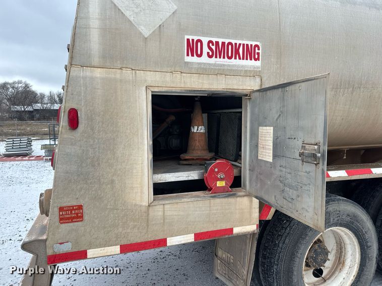 image for item EQ1020 2013 Freightliner Business Class M2 fuel truck