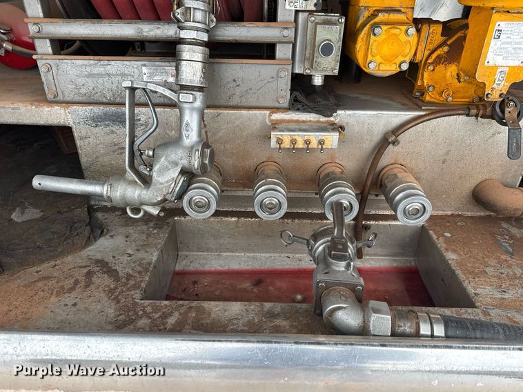 image for item EQ1020 2013 Freightliner Business Class M2 fuel truck