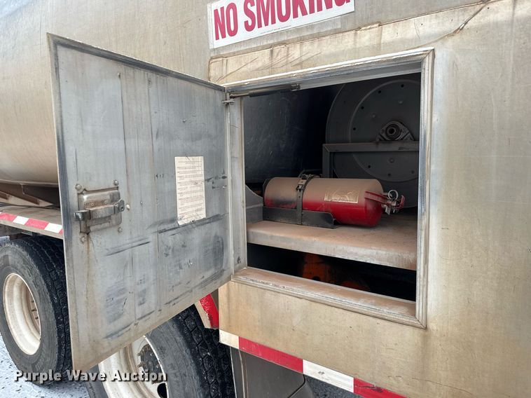 image for item EQ1020 2013 Freightliner Business Class M2 fuel truck