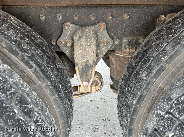 image for item EQ1020 2013 Freightliner Business Class M2 fuel truck