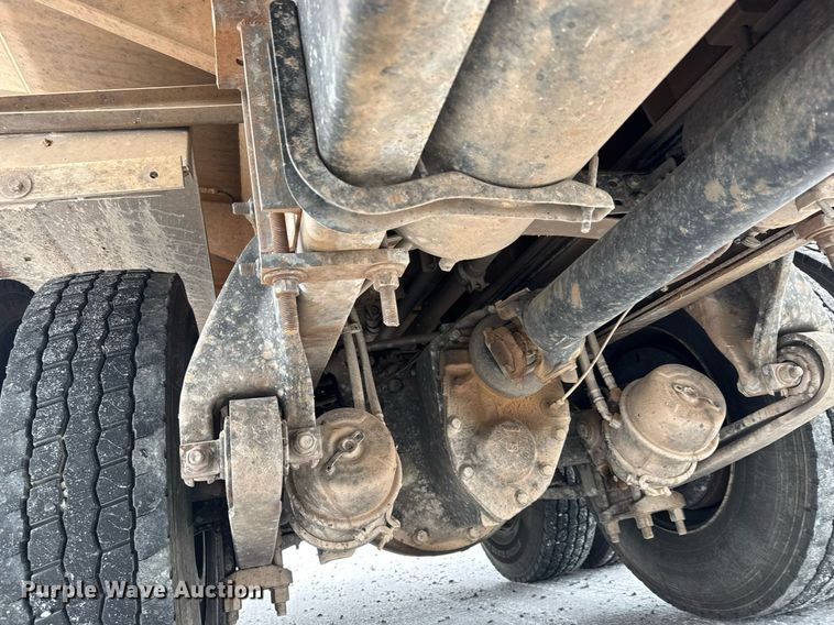 image for item EQ1020 2013 Freightliner Business Class M2 fuel truck