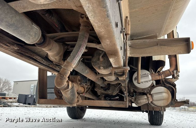 image for item EQ1020 2013 Freightliner Business Class M2 fuel truck