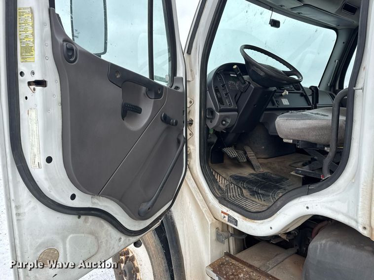 image for item EQ1020 2013 Freightliner Business Class M2 fuel truck