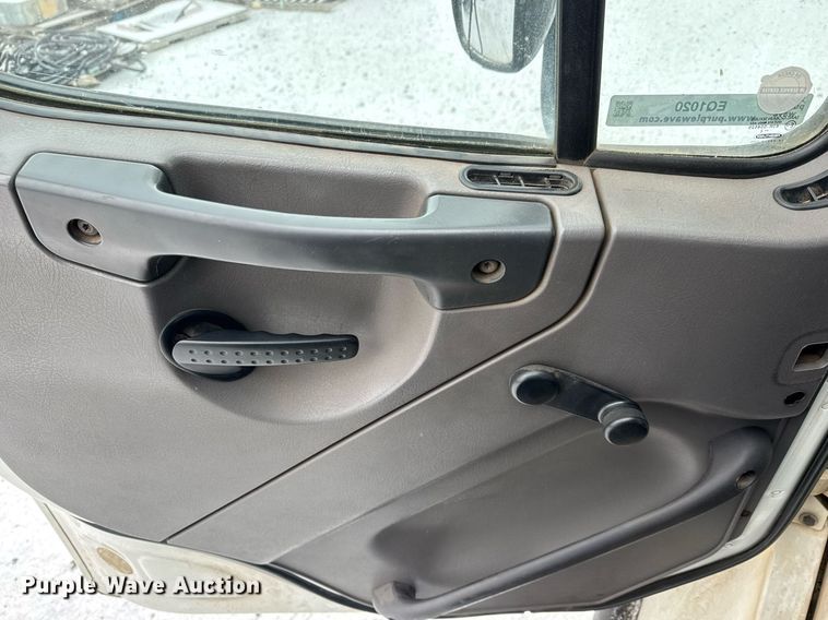 image for item EQ1020 2013 Freightliner Business Class M2 fuel truck