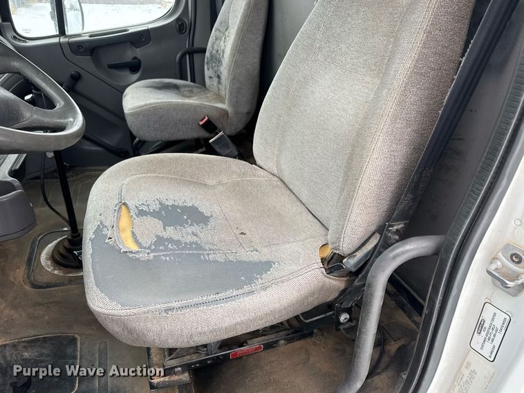 image for item EQ1020 2013 Freightliner Business Class M2 fuel truck