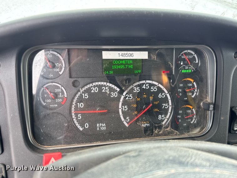 image for item EQ1020 2013 Freightliner Business Class M2 fuel truck