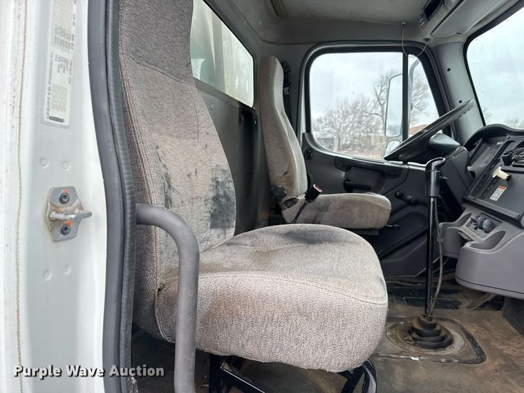 image for item EQ1020 2013 Freightliner Business Class M2 fuel truck