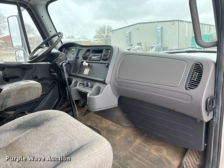 image for item EQ1020 2013 Freightliner Business Class M2 fuel truck