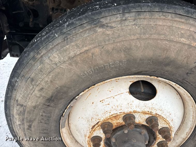 image for item EQ1020 2013 Freightliner Business Class M2 fuel truck