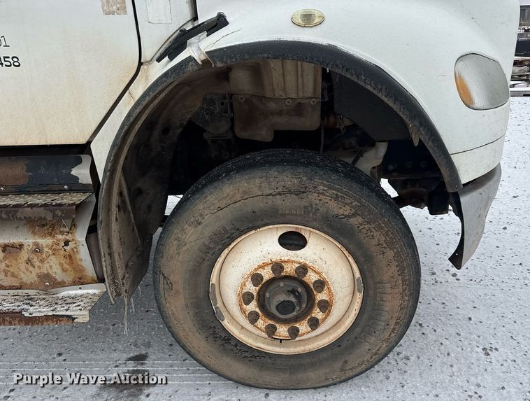 image for item EQ1020 2013 Freightliner Business Class M2 fuel truck