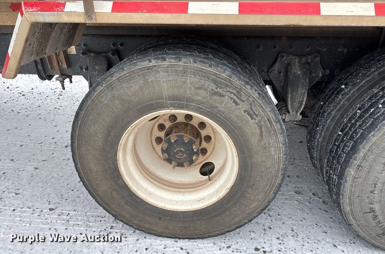 image for item EQ1020 2013 Freightliner Business Class M2 fuel truck