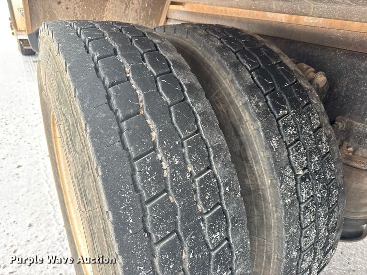 image for item EQ1020 2013 Freightliner Business Class M2 fuel truck