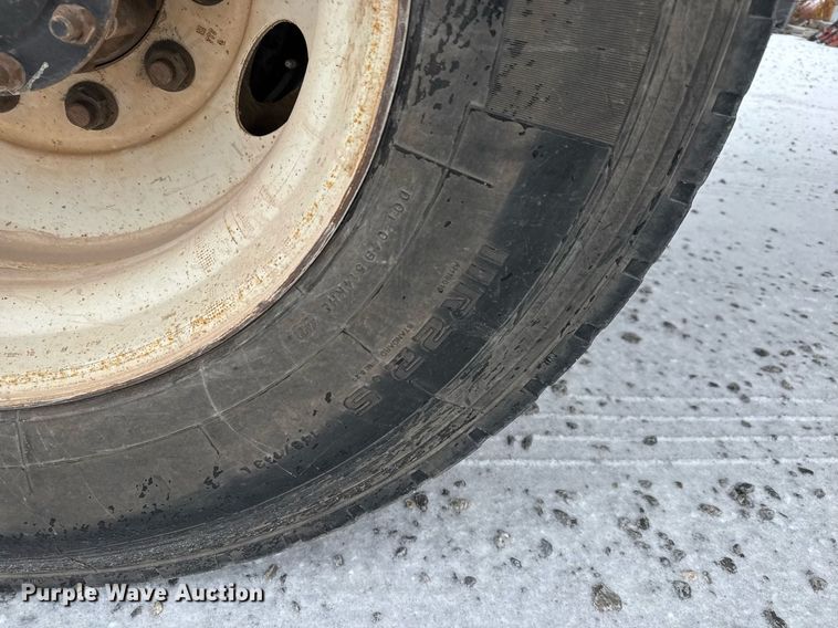 image for item EQ1020 2013 Freightliner Business Class M2 fuel truck