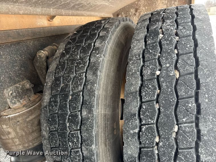 image for item EQ1020 2013 Freightliner Business Class M2 fuel truck