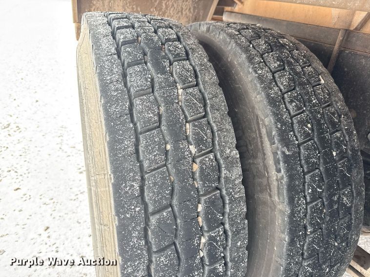 image for item EQ1020 2013 Freightliner Business Class M2 fuel truck