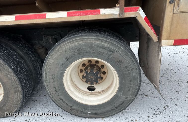 image for item EQ1020 2013 Freightliner Business Class M2 fuel truck