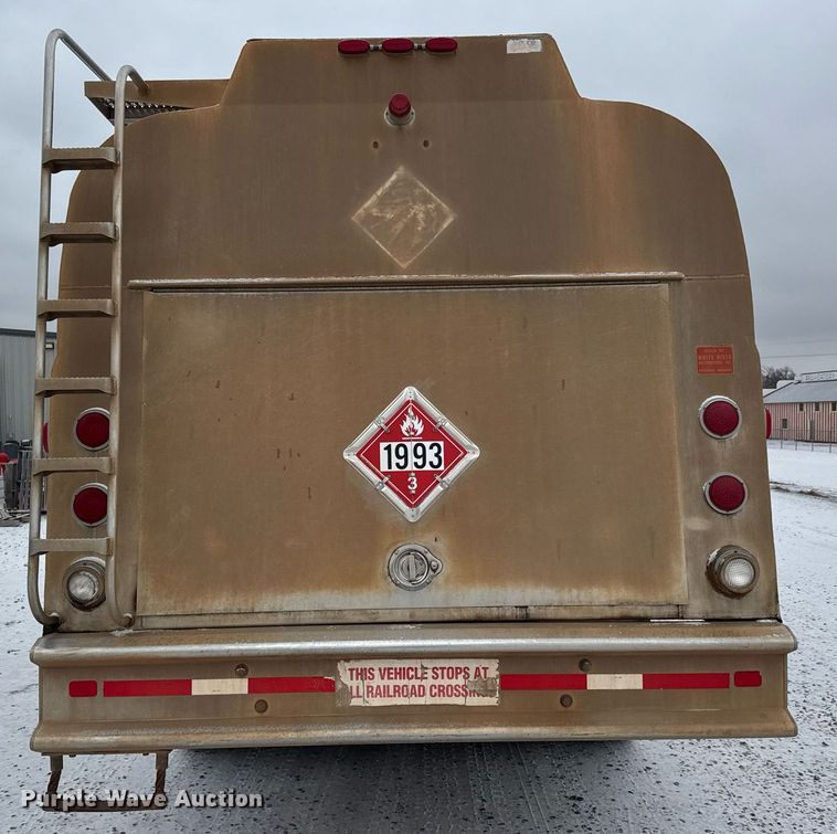 image for item EQ1021 2013 Freightliner Business Class M2 fuel truck