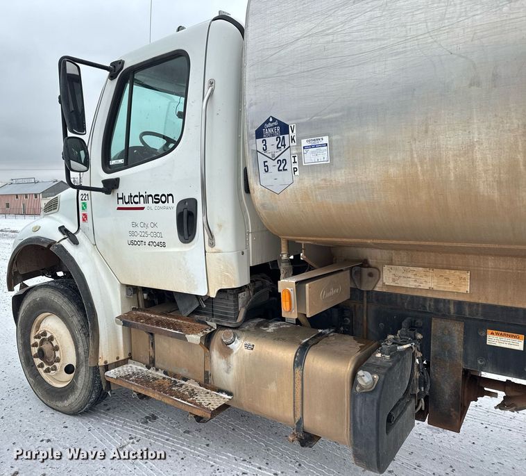 image for item EQ1021 2013 Freightliner Business Class M2 fuel truck