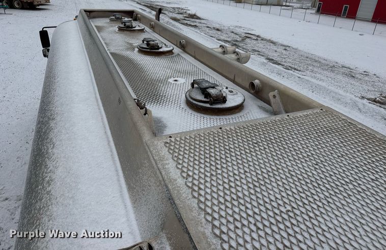 image for item EQ1021 2013 Freightliner Business Class M2 fuel truck