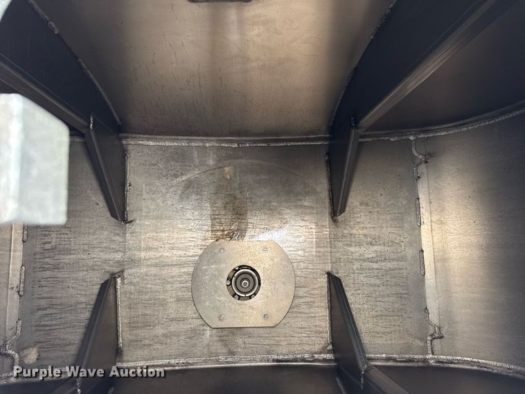 image for item EQ1021 2013 Freightliner Business Class M2 fuel truck