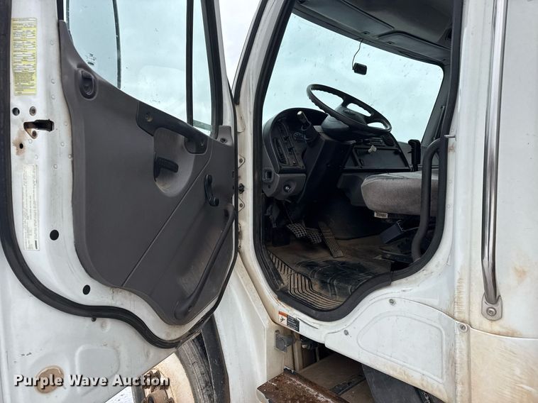 image for item EQ1021 2013 Freightliner Business Class M2 fuel truck