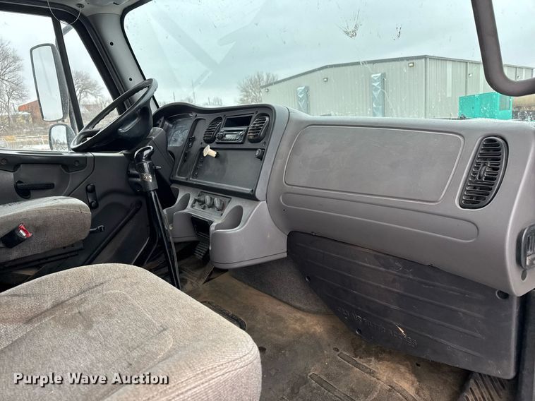 image for item EQ1021 2013 Freightliner Business Class M2 fuel truck