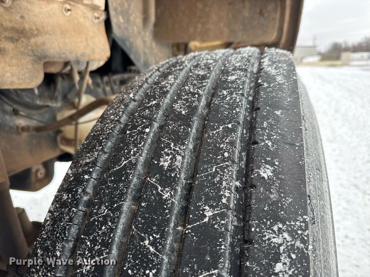 image for item EQ1021 2013 Freightliner Business Class M2 fuel truck