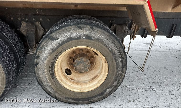 image for item EQ1021 2013 Freightliner Business Class M2 fuel truck