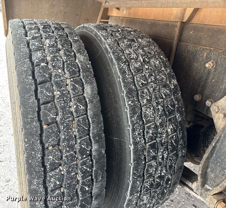 image for item EQ1021 2013 Freightliner Business Class M2 fuel truck