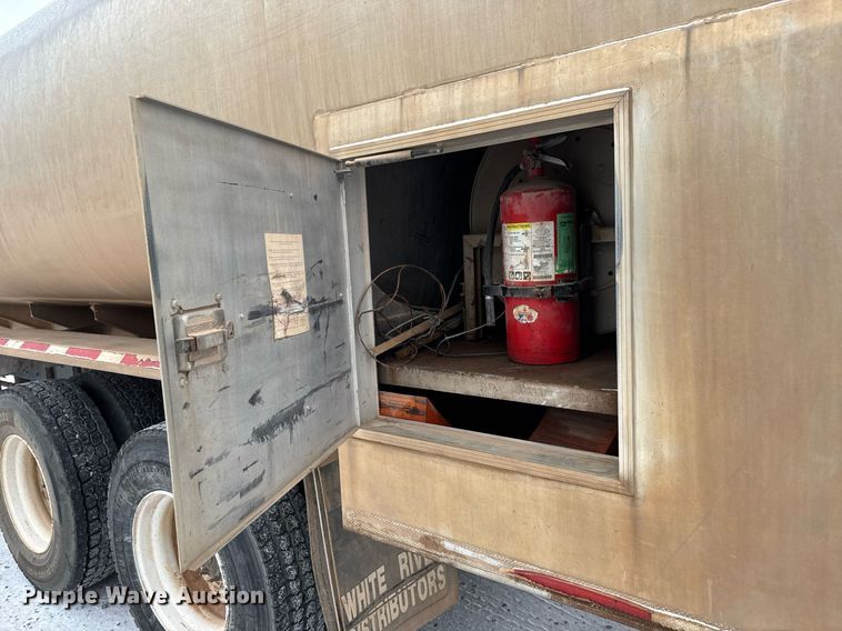 image for item EQ1022 2012 Freightliner Business Class M2 fuel truck