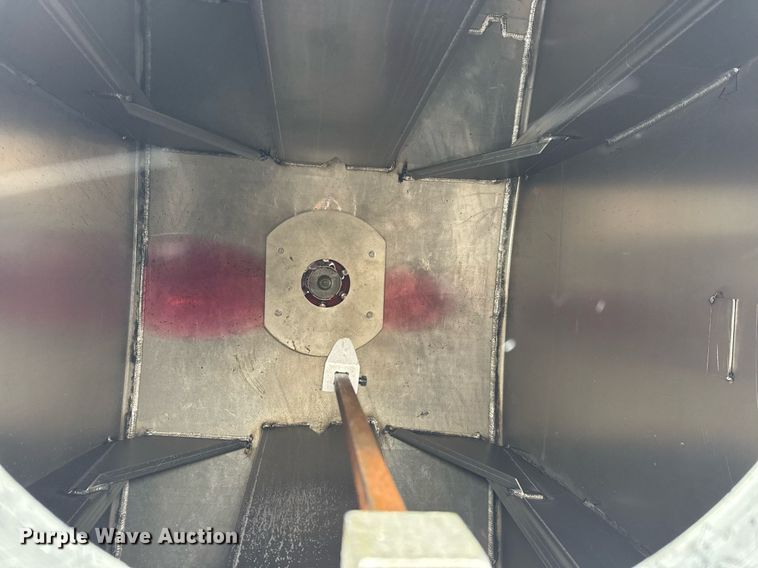 image for item EQ1022 2012 Freightliner Business Class M2 fuel truck