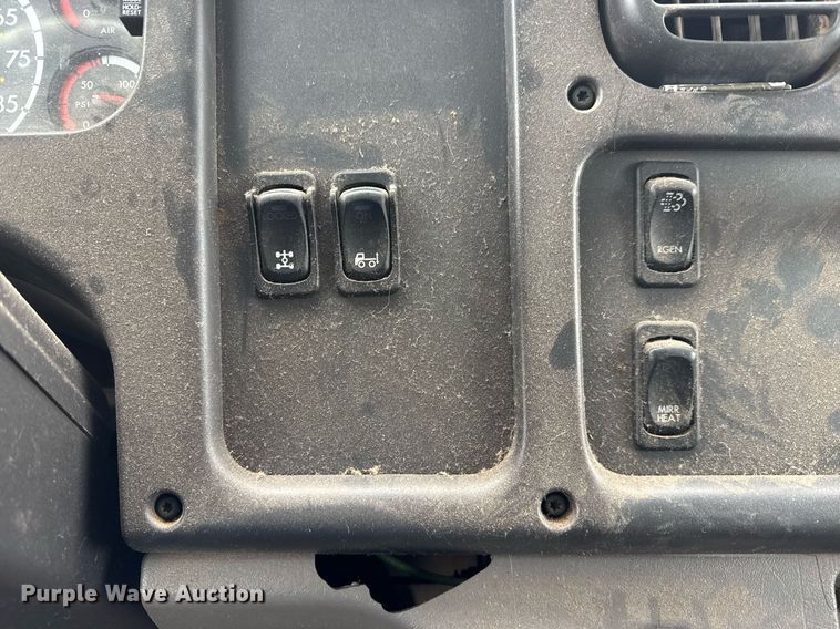 image for item EQ1022 2012 Freightliner Business Class M2 fuel truck