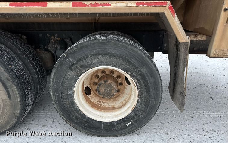 image for item EQ1022 2012 Freightliner Business Class M2 fuel truck