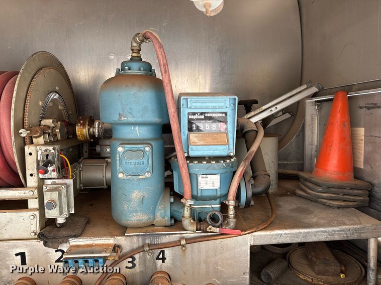 image for item EQ1023 2012 Freightliner Business Class M2 fuel truck