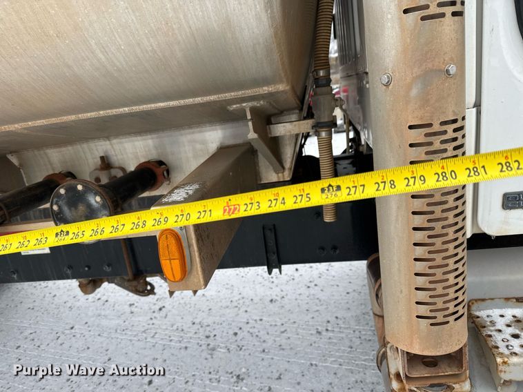 image for item EQ1023 2012 Freightliner Business Class M2 fuel truck