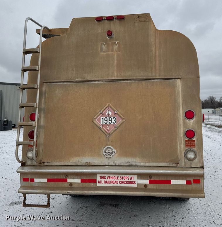 image for item EQ1024 2011 Freightliner Business Class M2 fuel truck