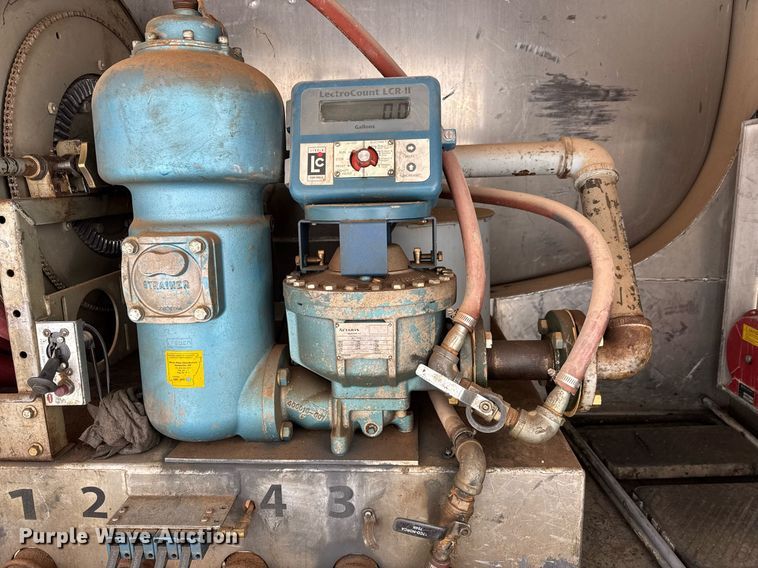 image for item EQ1024 2011 Freightliner Business Class M2 fuel truck