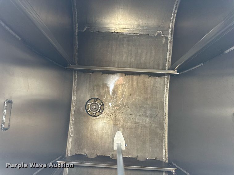 image for item EQ1024 2011 Freightliner Business Class M2 fuel truck