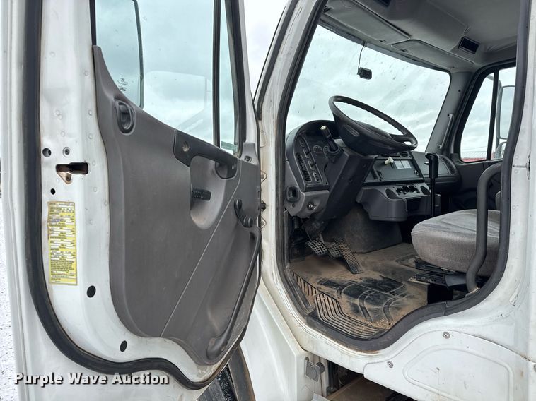 image for item EQ1024 2011 Freightliner Business Class M2 fuel truck