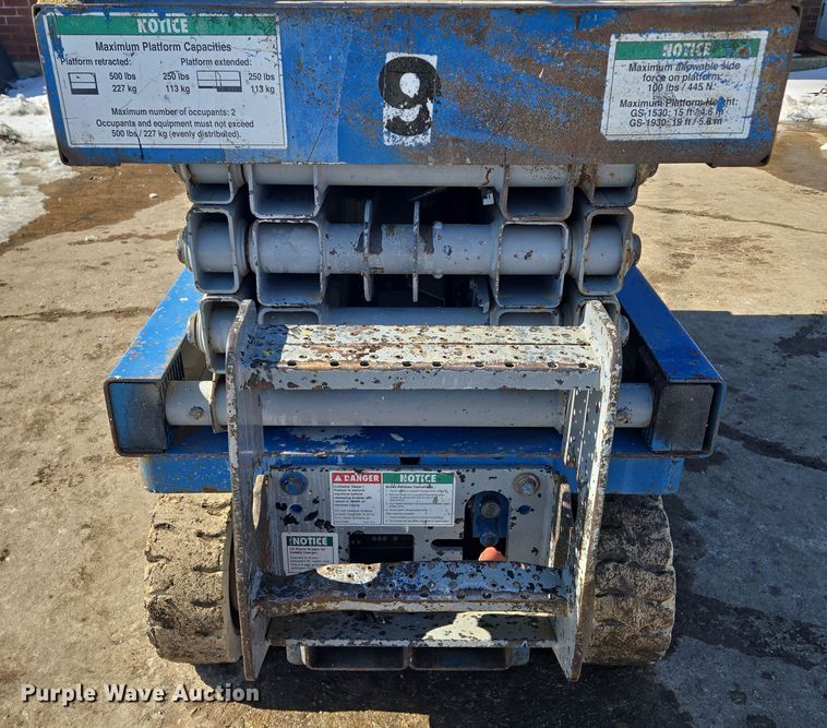 image for item EQ6583 1999 Genie  GS-1930 scissor lift