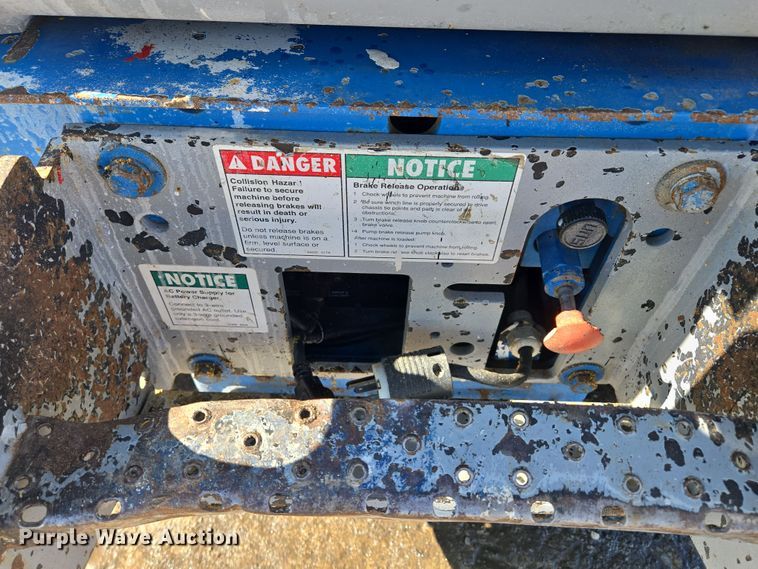 image for item EQ6583 1999 Genie  GS-1930 scissor lift