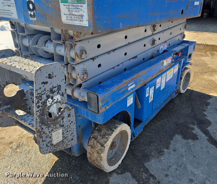 image for item EQ6583 1999 Genie  GS-1930 scissor lift
