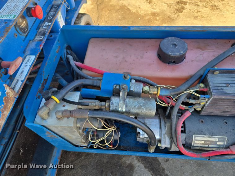image for item EQ6583 1999 Genie  GS-1930 scissor lift