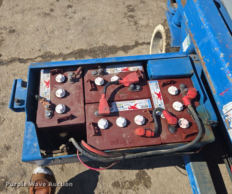 image for item EQ6583 1999 Genie  GS-1930 scissor lift