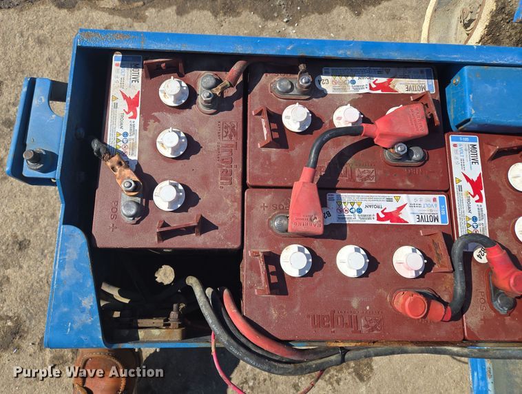 image for item EQ6583 1999 Genie  GS-1930 scissor lift